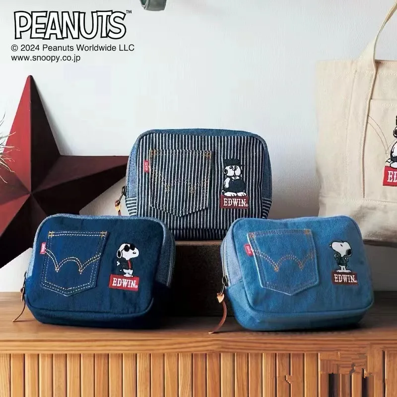 Cartoon Snoopy Large Capacity Denim Cosmetic Bag Cute Portable Travel Embroidered Toiletries Storage Bag Girls Gift