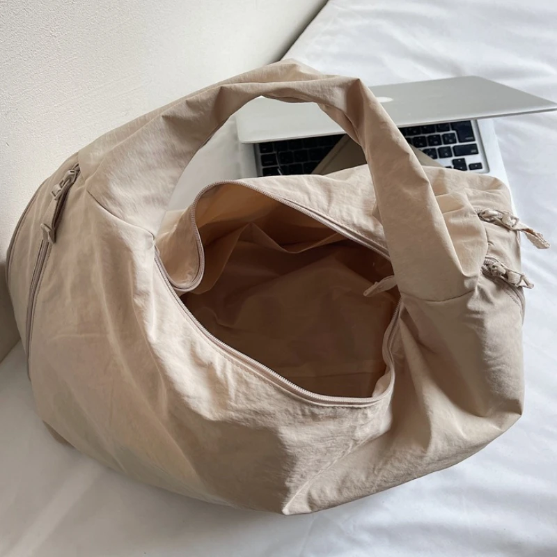 أزياء عالية الجودة المرأة المتشرد حقيبة جديدة عارضة بلون النايلون حقيبة كتف سعة كبيرة متعددة جيب حمل حقيبة