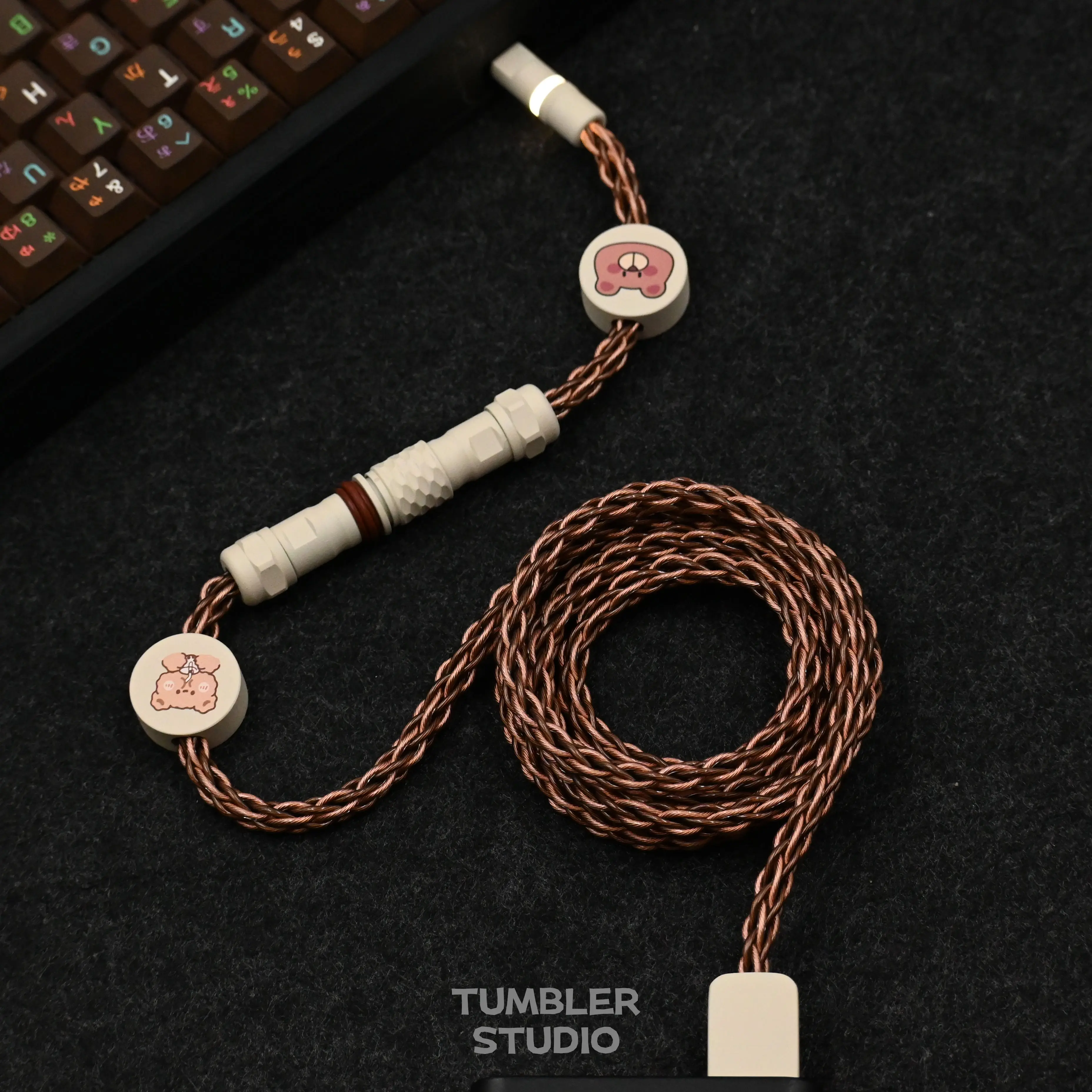 

Tumbler Studio 8K Aviator Cable Dessert Bear Nameplate Single Crystal Copper Magnetic Mechanical Keyboard Cable USB Spring Wire