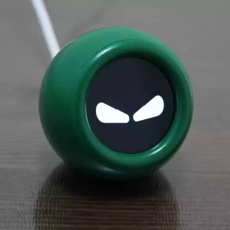 Inteligentny Robot Samochodowy Wyrażający Emocje Z Albumem Fotograficznym Zastępuje Ziemniak Mochi Funkcja Zegara Idealny Prezent na Ukończenie Szkoły Elektroniczna Zabawka Ai