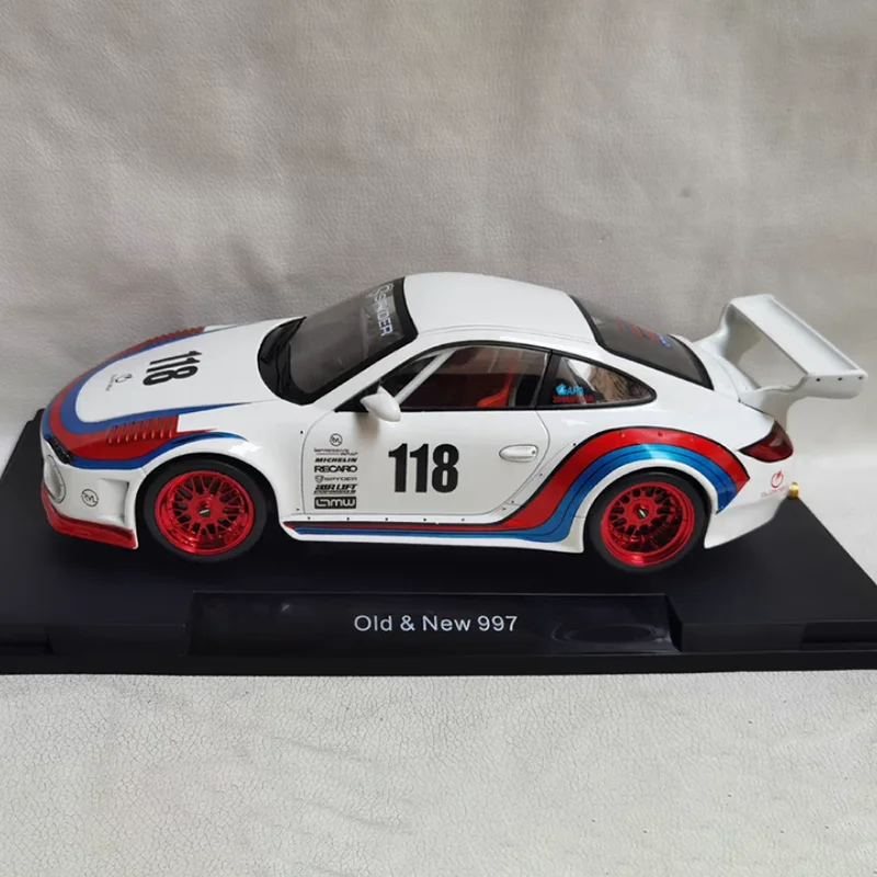 

MCG масштаб 1/18 СТАРЫЙ НОВЫЙ 927, имитация модели автомобиля из сплава, статическая коллекция, украшенные праздничные подарки, игрушки, сувенирный подарок