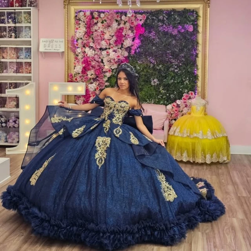 

Блестящие темно-синие платья Quinceanera по индивидуальному заказу с открытыми плечами и блестками, аппликация с кристаллами, большой бант, длинный хвост, Vestido 15, Quinceanera