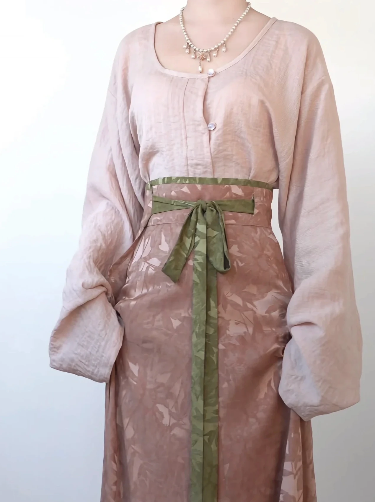 Women in Hanfu[See Green]Tang Dynasty Style Improved Collar Shirt One-Piece Ripped Skirt Spring Summer Commuting Daily Set