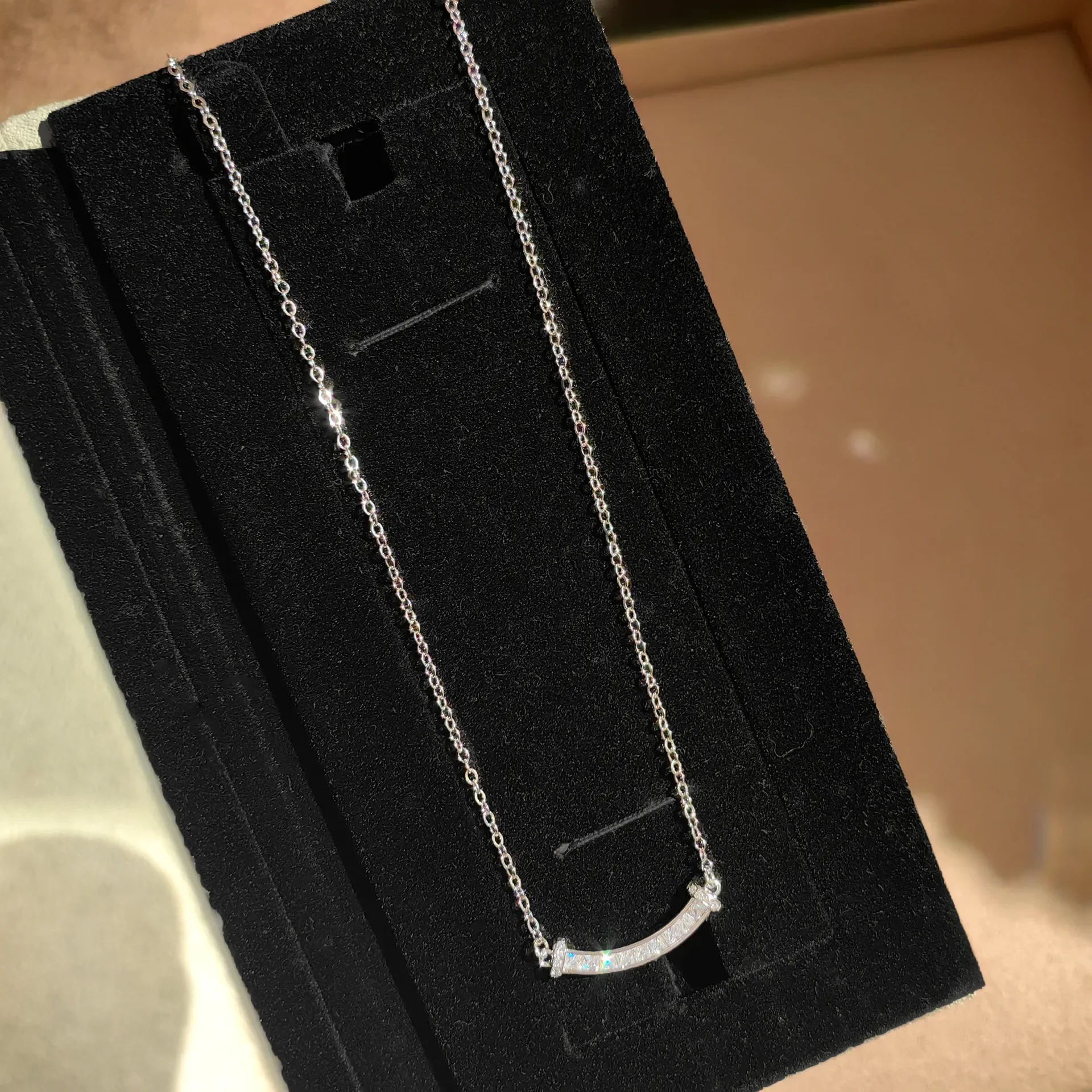 925 Sterling Silber Halsketten-Set mit T-förmigem Diamant-Smile-Anhänger, Nischendesign, zierliche Schlüsselbeinkette für Frauen, Geschenk – Detail 5