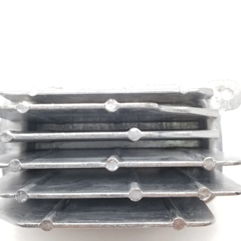 Lewy: 285749447R Prawy: 285753299R Moduł świateł dziennych LED do Renault Megane I 2016-2021 R i L