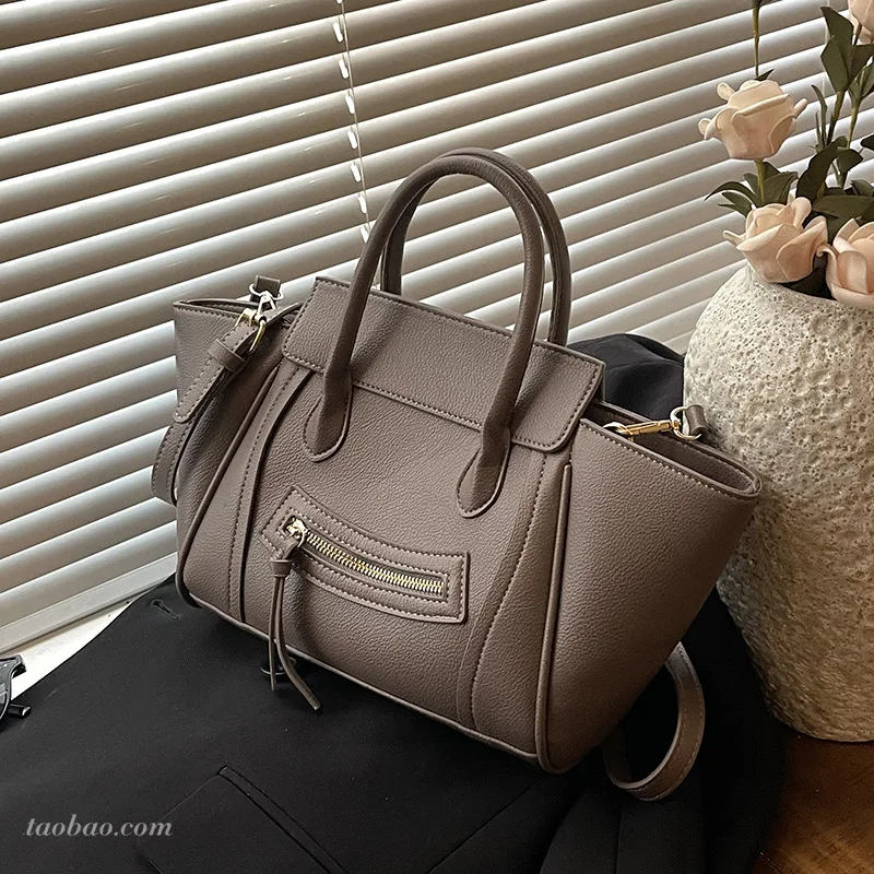 

2025 Spacious Crossbody Bag, Versatile Shoulder Purse for Women, Fashion Commuter Tote, Minimalist Day to Night Bag, Textured