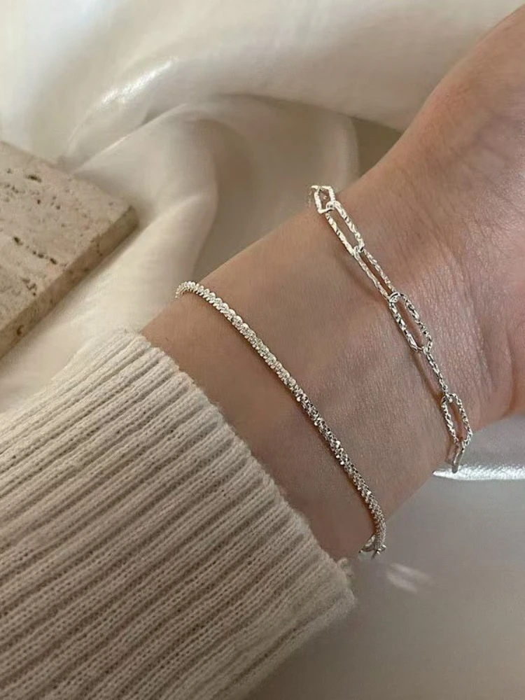 Sparkling Chain Bracelet for Women with Simple and Cold Style Design Versatile Handpiece