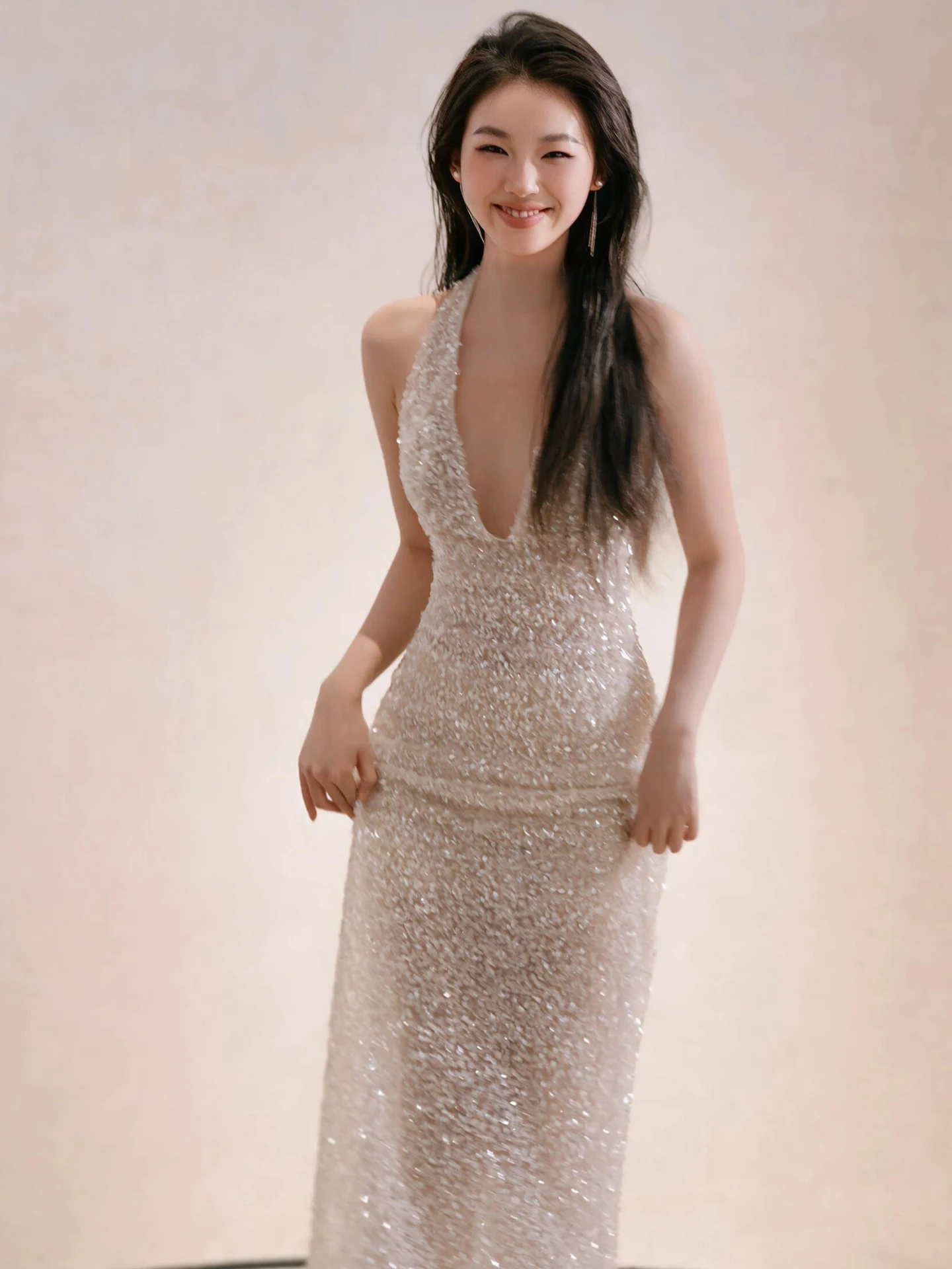 

Stunning High-End Hanging Ne Evening Gown Sparkling Deep V Bridal Par Host Sequin Skirt Engagement Faionable Long Dr