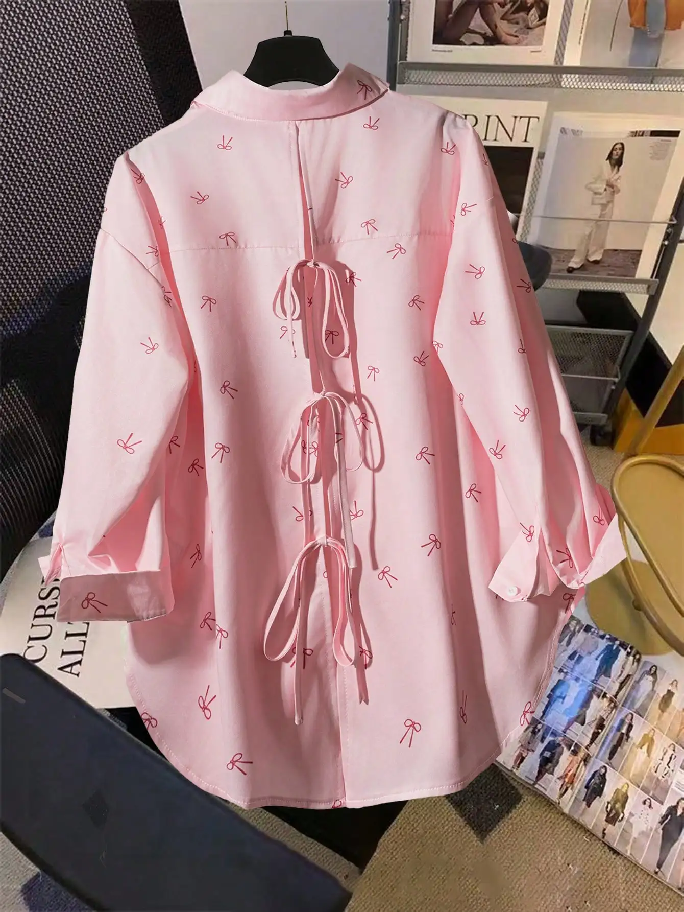 نمط ملابس عمل كاجوال وأنيق للسيدات بمقاس كبير، مناسب لحفلات الشاي بعد الظهر، والعطلات، والنزهات على الشاطئ، يتميز بلوزة مطبوعة على شكل فيونكة، وأسلوب بسيط، للارتداء اليومي، وقميص بدون ظهر #2