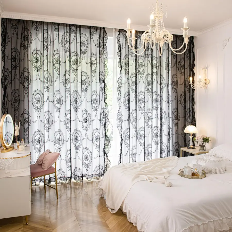 Zwarte kanten gordijnen, 96 inch lang, 2 panelen, doorschijnend roze bloemenborduurwerk, gerimpeld vintage raamdecoratiepaar voor slaapkamer en woonkamer