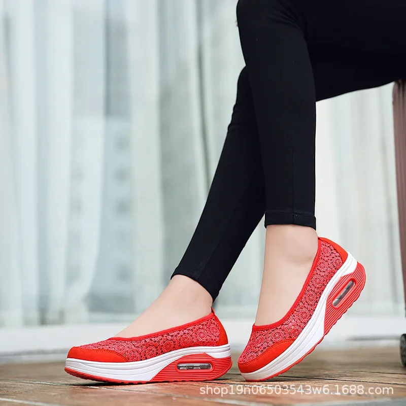 2023 Platform Women\'s Sports Shoes Slip on Mesh Light Breathable Running Shoes Plus Size Solid Color Versatile Zapatos Mujer