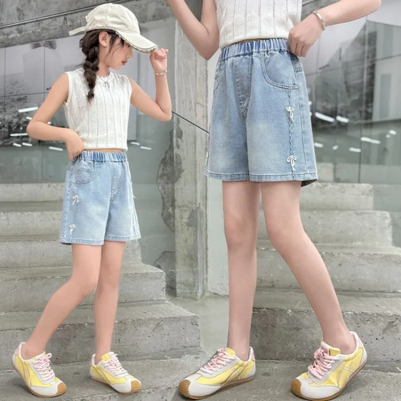 2026 Summer Girls' Denim Shorts with Wave Embroidery Korean Loose Fit Hot Shorts for Kids Fashion Design​