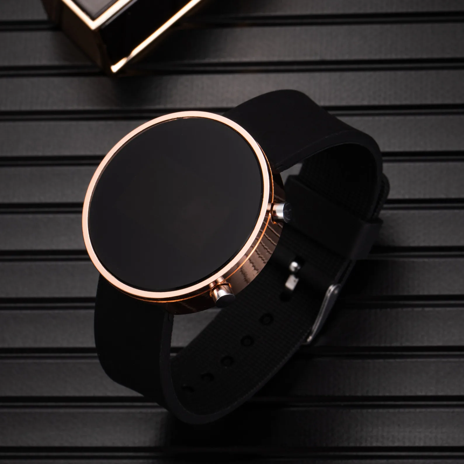 Fashion Digital Watch for Women Simple Men\'s LED Wrist Watch Silicone Strap Casual Sports Ladies Watch Clock Gift Reloj Mujer
