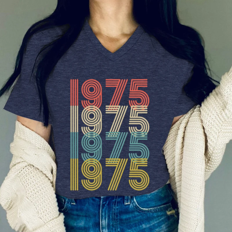 Woman T-shirts Born 1975 Classic Graphic Retro Birthday Gift Summer Womens Tops V-neck 1975 Vintage Classic Short Sleeve T-shirt