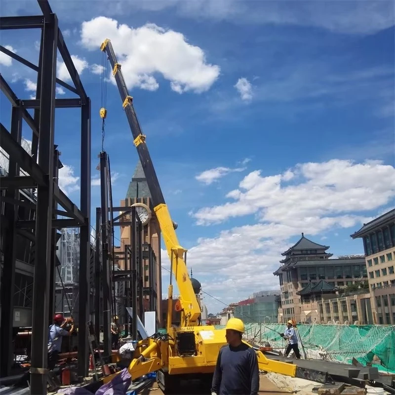 Hydraulic 5 Ton Mini Spider Crane Four Extendable Outriggers Tracked Lift For Heavy Load Construction Environment