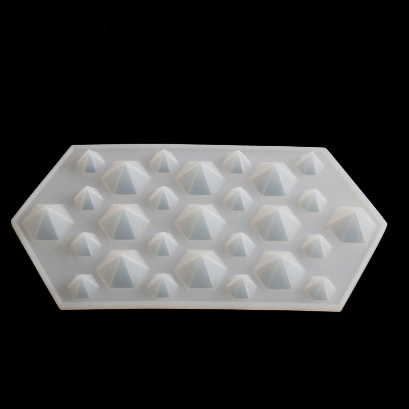 2021 nuovo 1 pz piramide diamanti mestiere fai da te trasparente piramide UV resina stampi combinati in Silicone liquido per fare gioielli