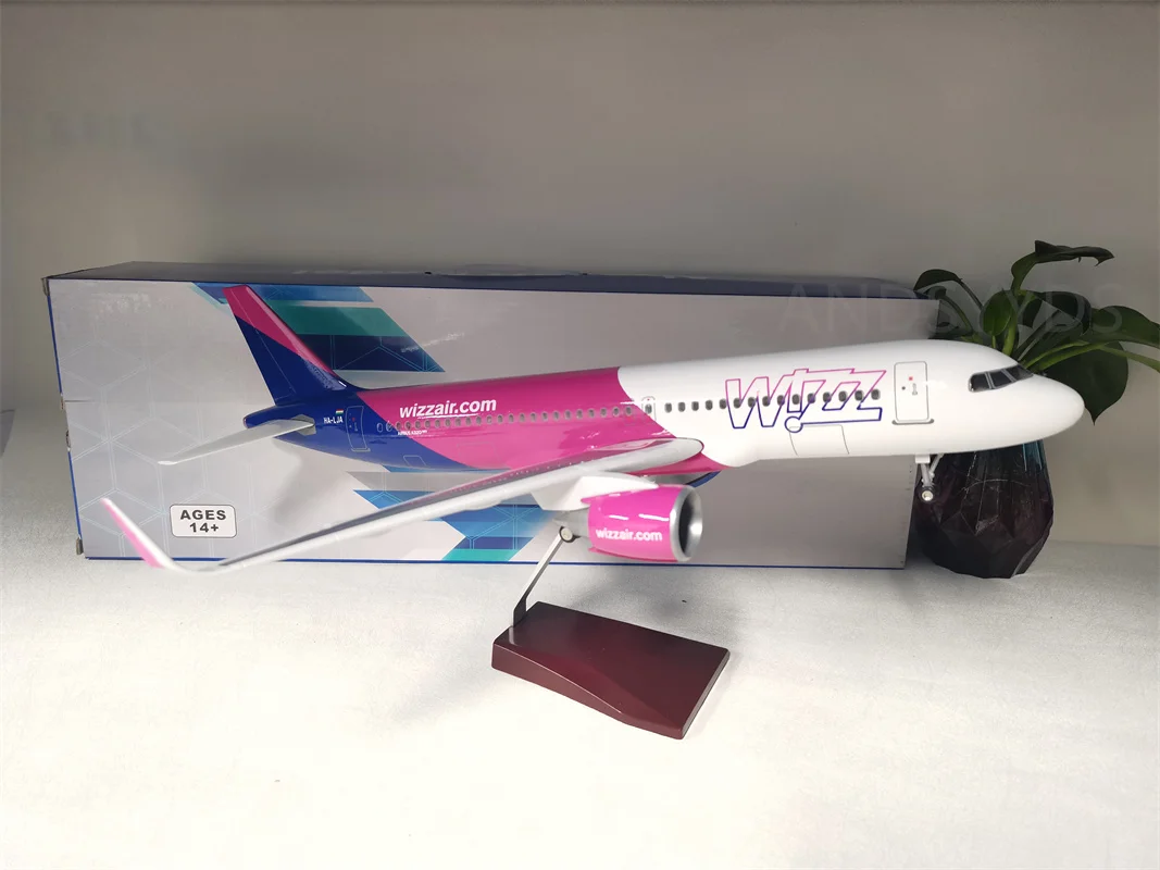 

1:80 Scale 47CM Airbus A320 Wizz Air Model New Version Resin Airplane Airbus With Light And Wheel Collection Display