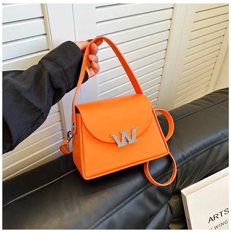 

2025 New Women's Leather Small Square Bag - High-End Light Luxury Shoulder Messenger Bag