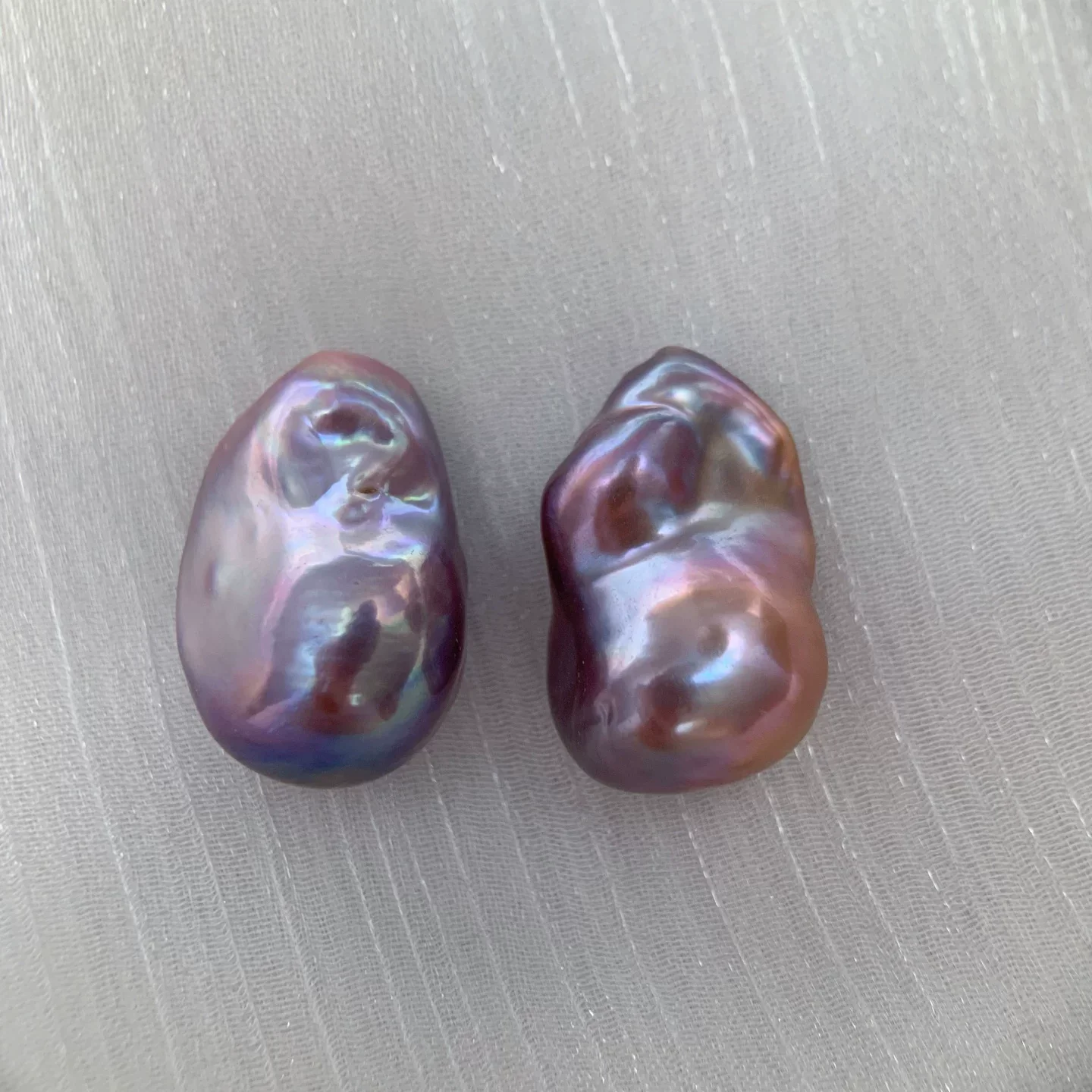 Natural Baroque shaped pearl purple matching with bare pearl earrings of good quality, one object, one picture, elegant