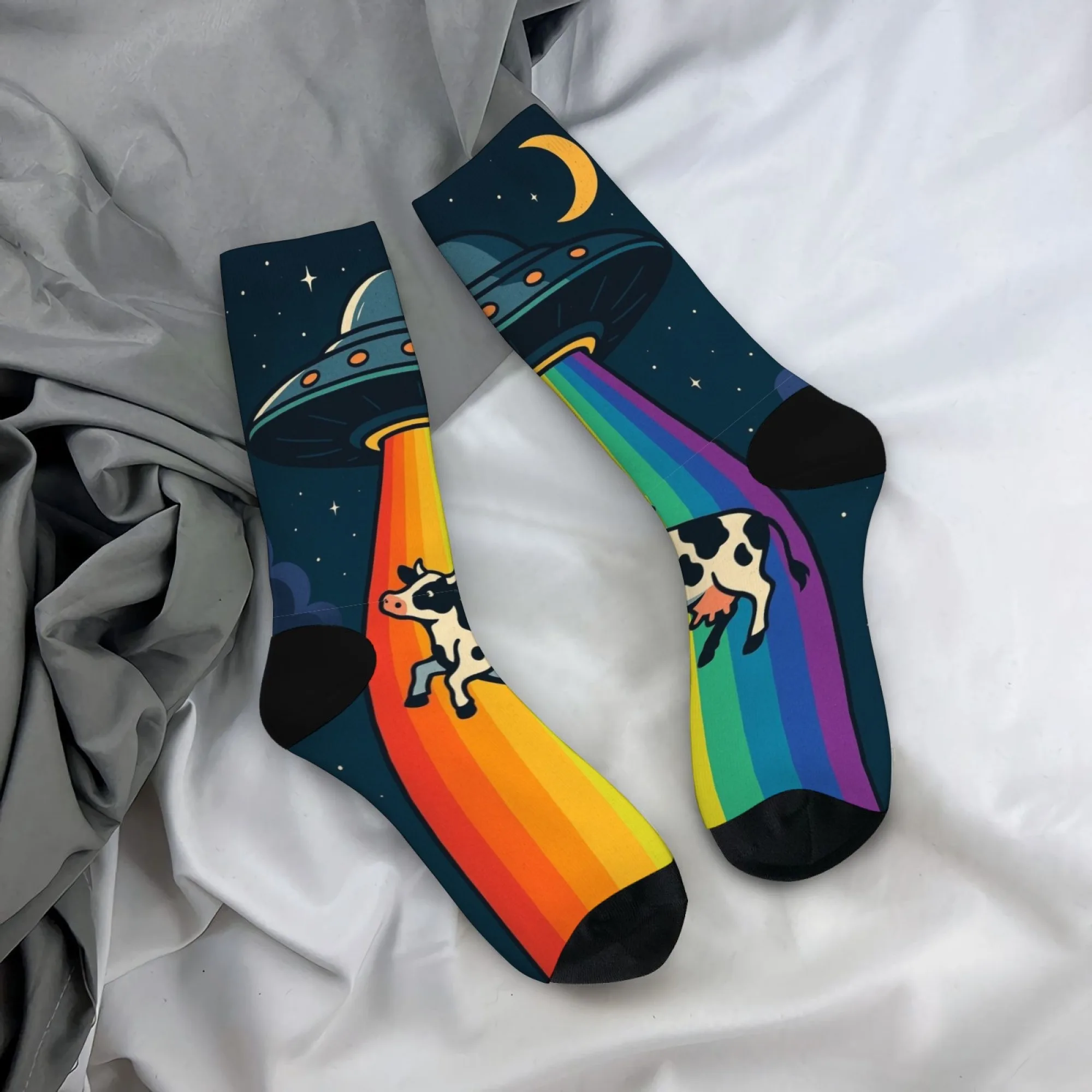 Lustige UFO Regenbogen Kuh Retro Cartoon Print Socken Bequeme atmungsaktive rutschfeste Herrensocken Neuheit Harajuku Street Crew Socken