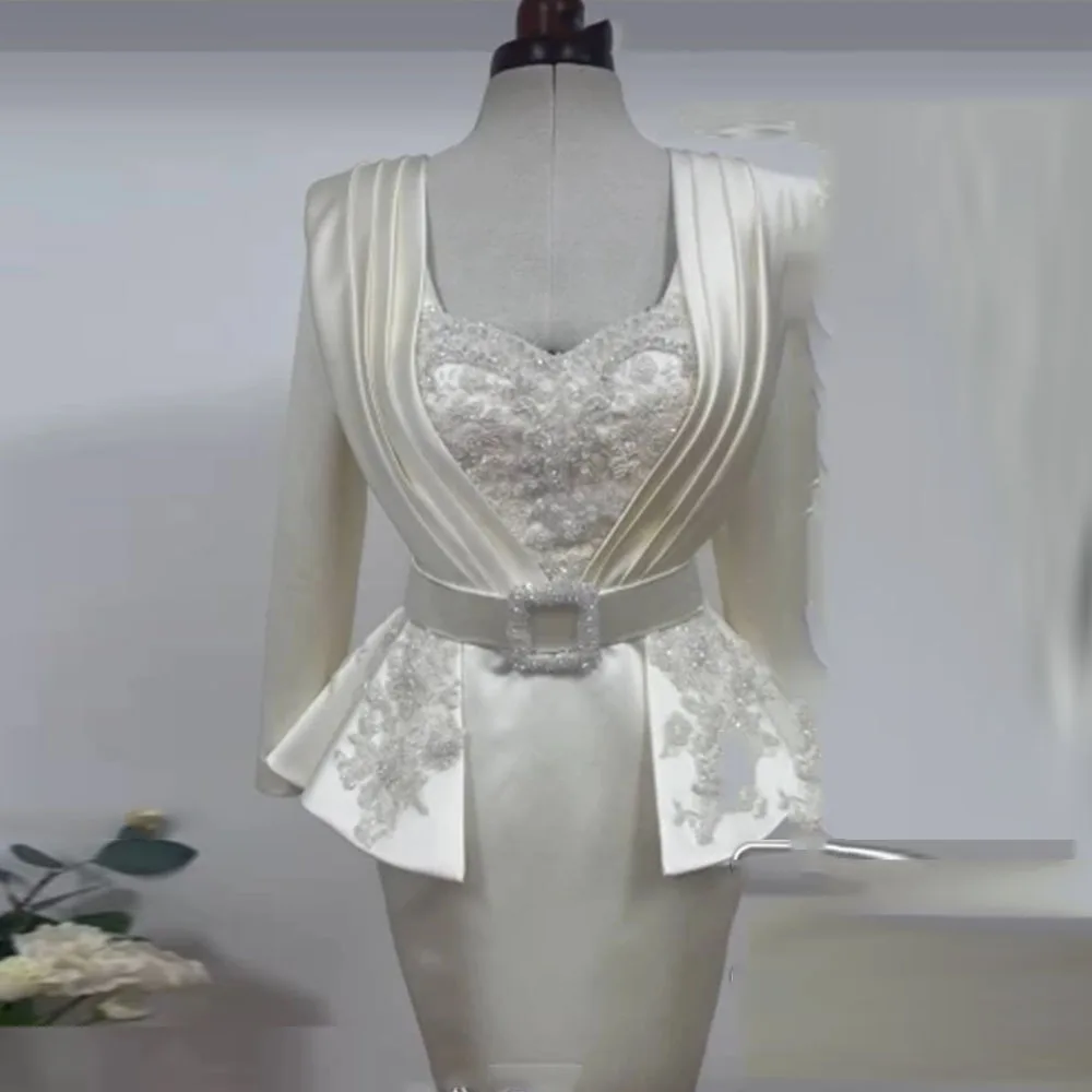 Moderne, maßgeschneiderte Cocktailkleider mit V-Ausschnitt und langen Ärmeln für Damen, mit Perlen verziert, knielang, Etuikleid, Partykleid