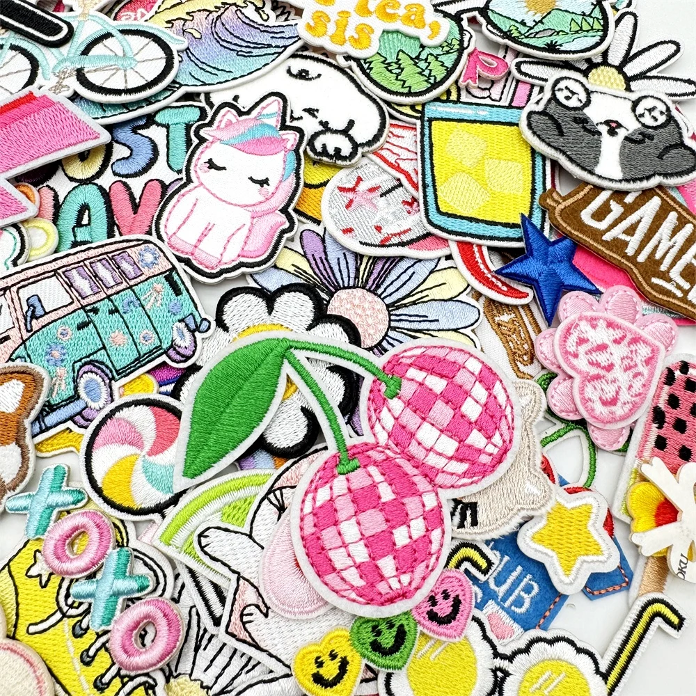 50/100pcs Random Assorted Embroidery Patches Cartoon DIY Iron On/Sew On Patches Stickers Applique for Clothes Dresses Hat Jeans
