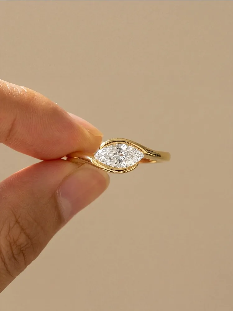 Women's 925 Sterling Silver V-shaped Zircon Ring
