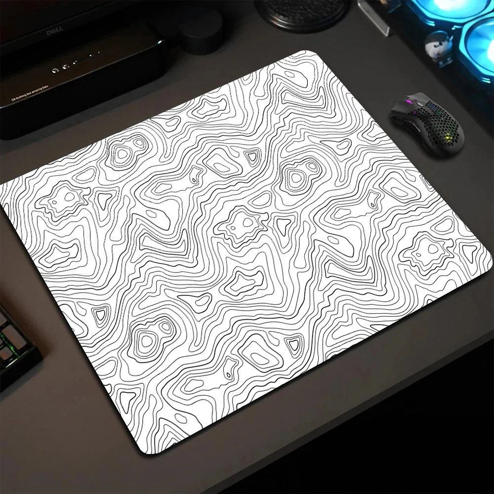 

Black and White Gaming Accessories Mouse Pad Square Mouse Mat Computer Deskpad Gamer MousePad Locking Edge Keyboard Mats 40X45CM