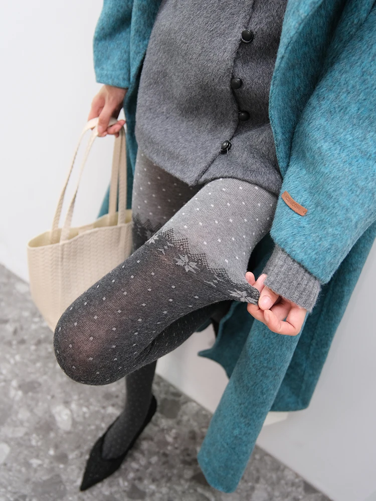 Świąteczne rajstopy w kropki z płatami śniegu damskie jesienno-zimowe legginsy w kropki patchworkowe rajstopy damskie na imprezę