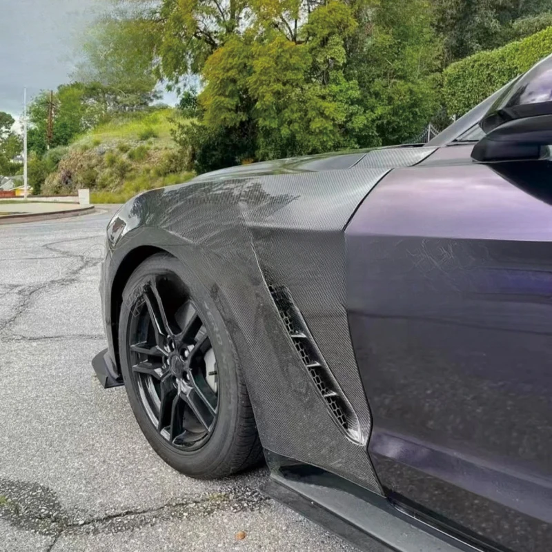 Hot Selling Vented Carbon Fiber Front Mudguards Fit Mustang 2015-2017 Upgrade Car Accessories