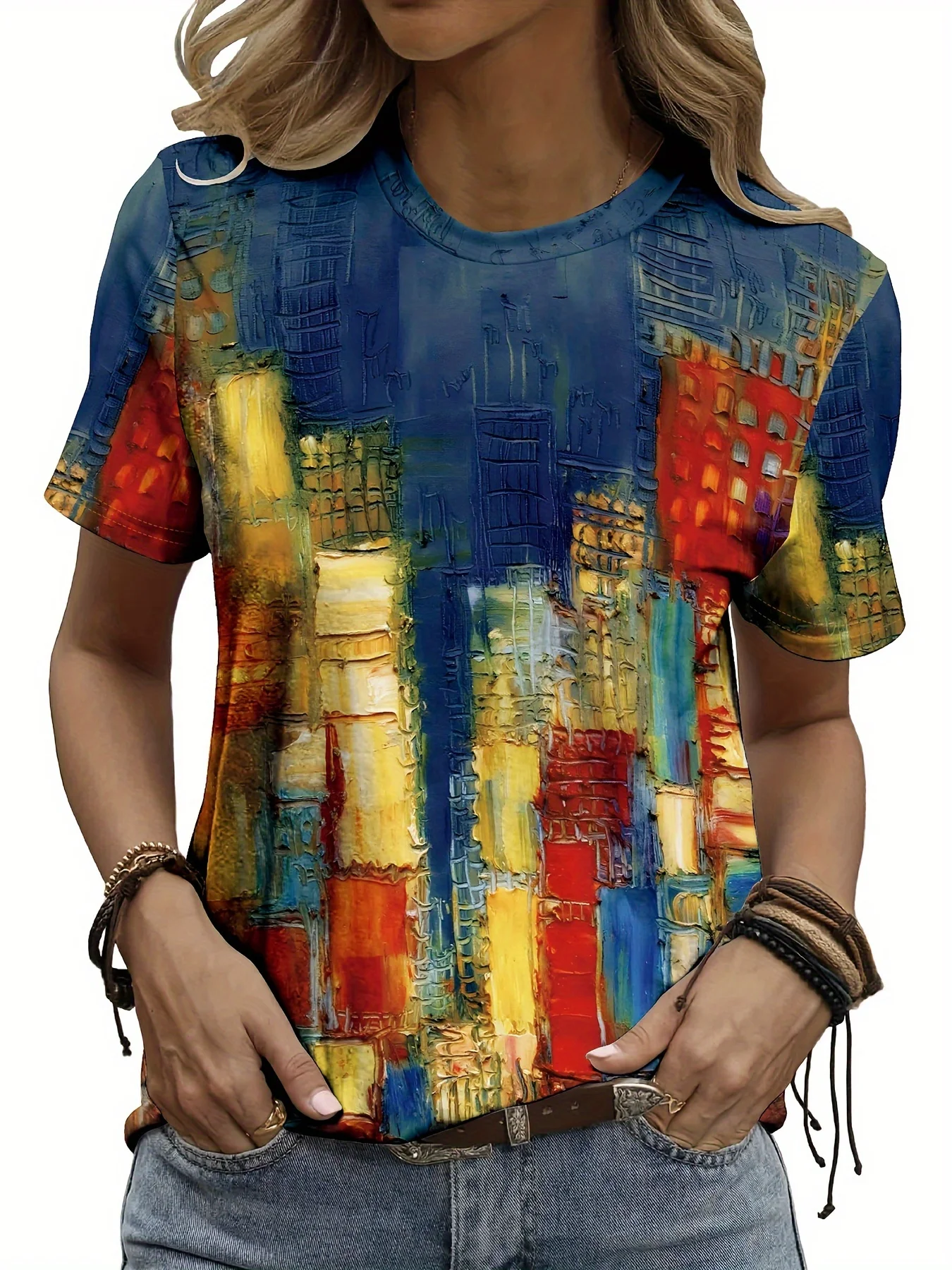 

Женская футболка Vibrant Cityscape — абстрактное городское искусство, графический принт с красочным рисунком для повседневной носки