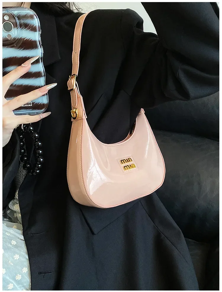 

Винтажная сумка в форме полумесяца 2025 года — стильная женская сумка через плечо в стиле ретро, универсальная сумка под мышками/через плечо для работы и ежедневного использования