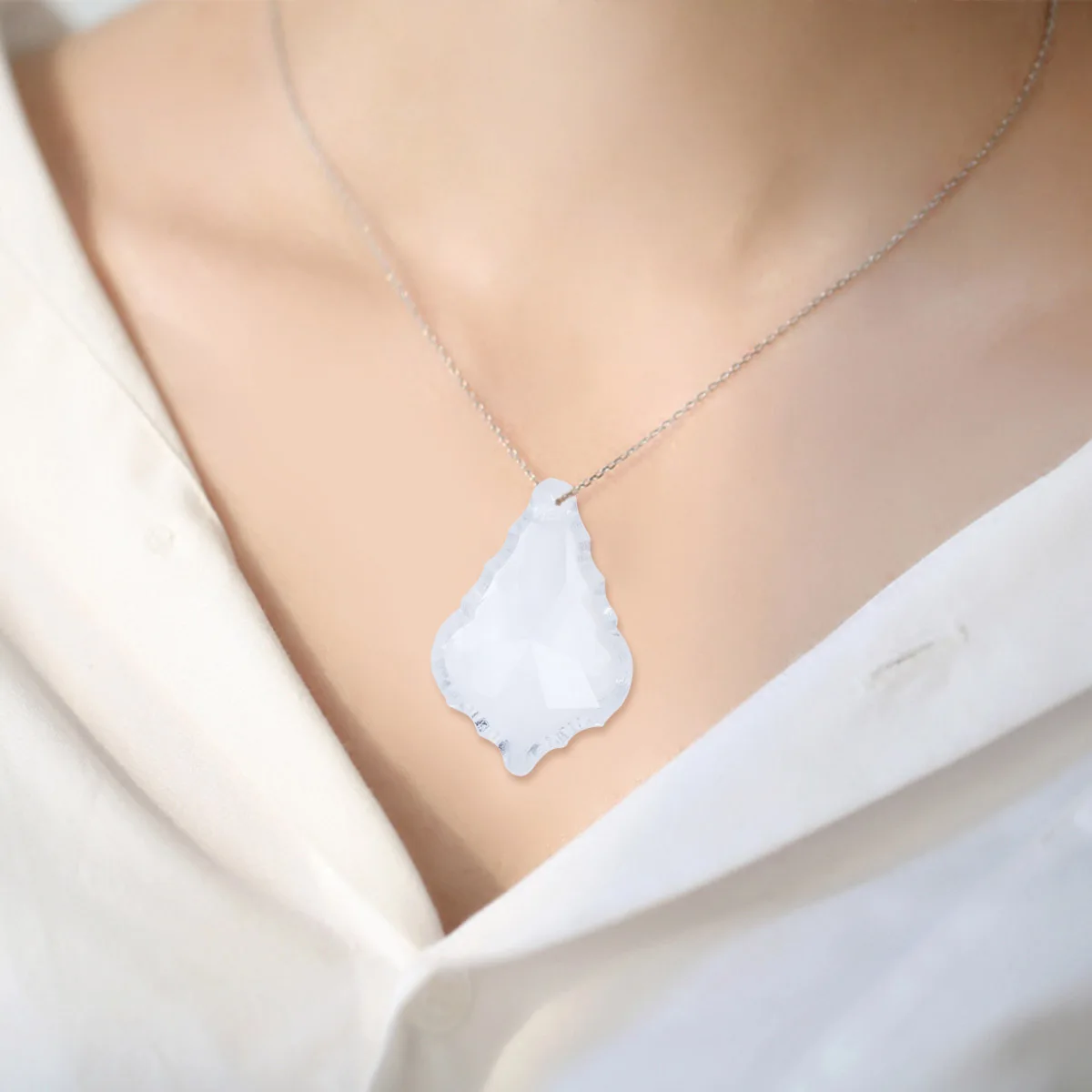 

12Pcs Clear Crystal Maple Leaf Chandelier Pendants 38Mm Glass Prisms for Wedding Display Curtain Ornaments Hanging Crystals