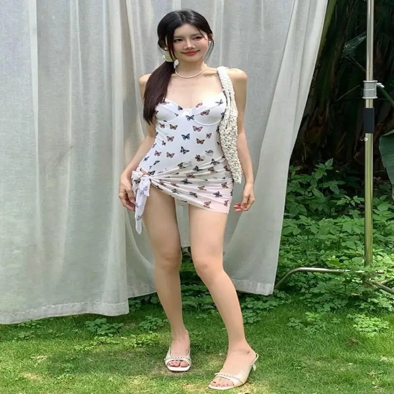 Bikini caliente estilo francés con traje de baño de lunares con almohadillas para el pecho traje de baño de estilo dulce para que las mujeres usen en Resort Hot Springs