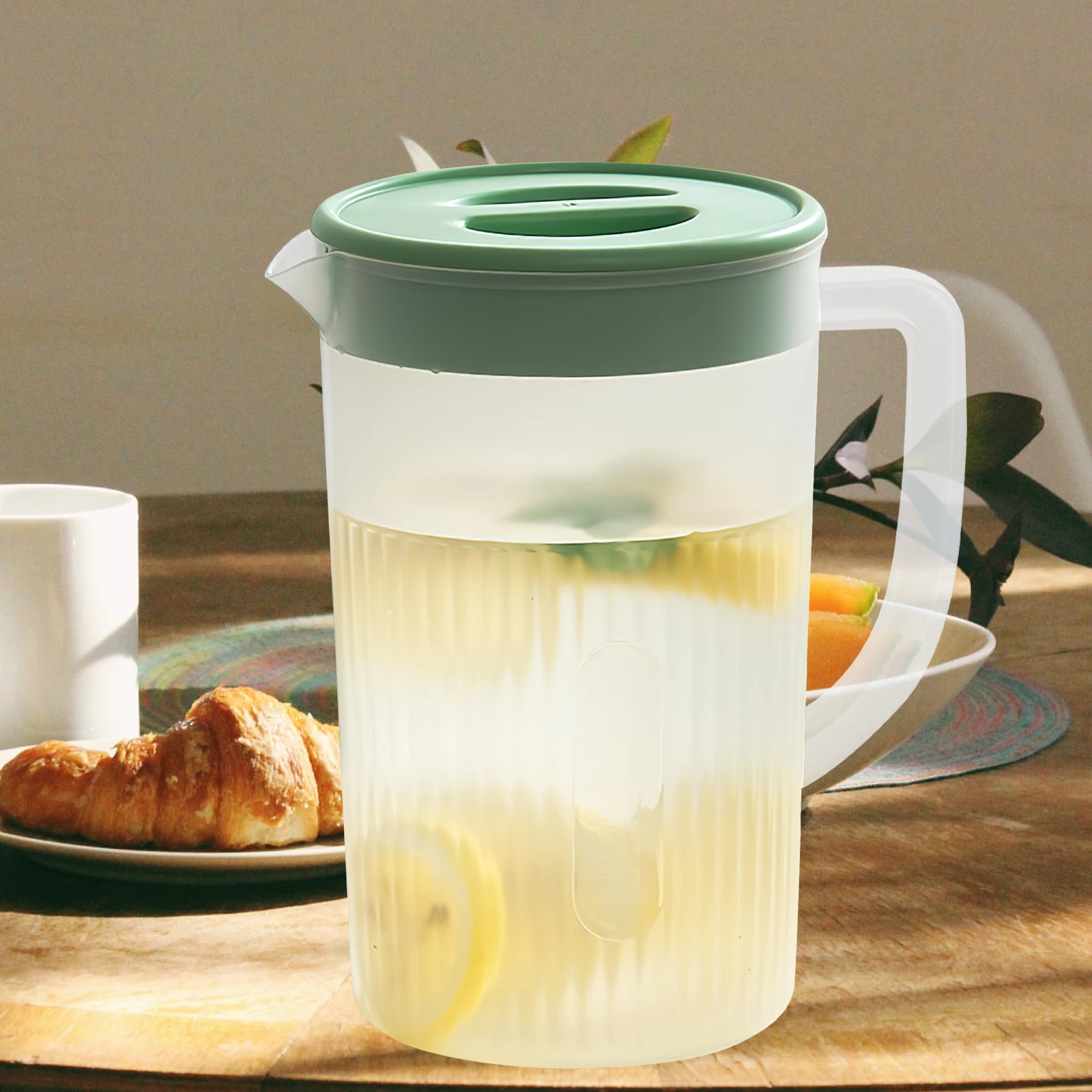 

Large Capacity Pitcher Cold Hot Beverage Pitcher Tea Juice Container PP Material s Easy Clean Kitchen Bar Use