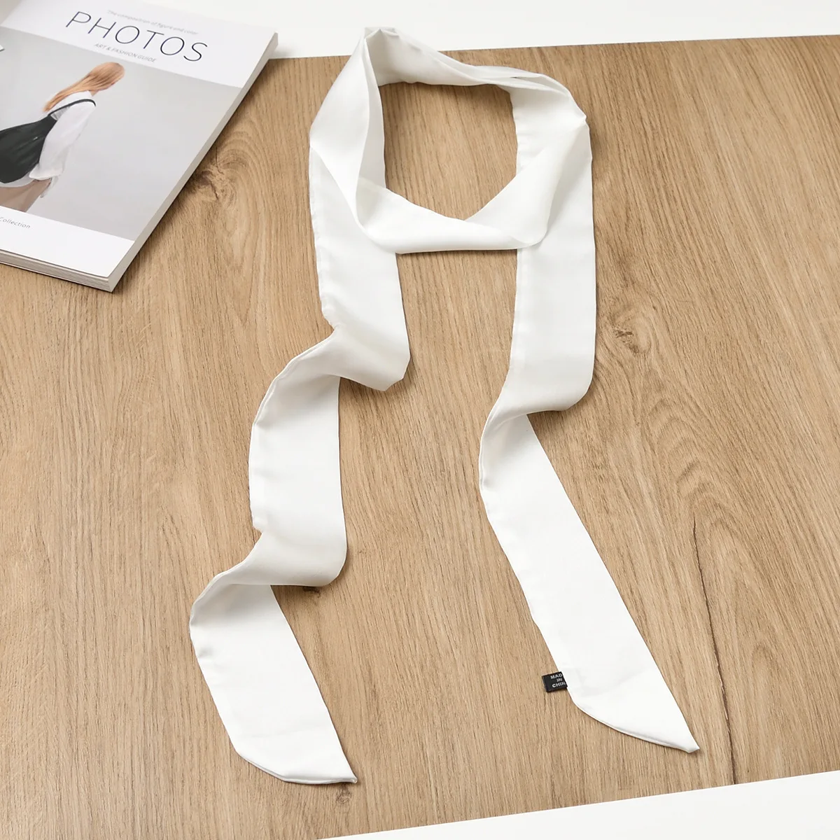 Szal damski w jednolitym kolorze - cienki, wąski, długi szal na szyję, koreański uniwersalny ozdobny mały szalik, apaszka z falbanką.