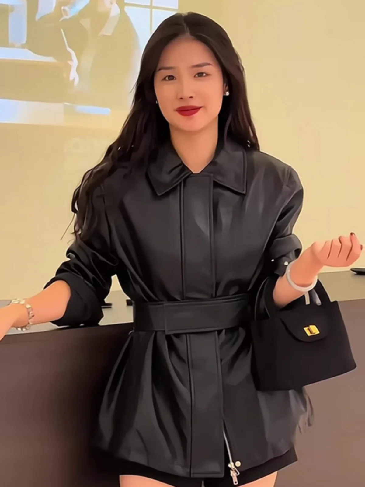 

Black Leather Jacket Women's Autumn New Style Korean Version High-End Sensation Waist-Cinching Slimming Versatile Jacket Top