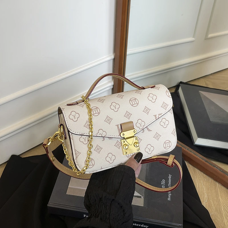 

Fashionable Classic Leather Tote Bag for Women - with Reinforced Handles Elegant Crossbody Option Brand