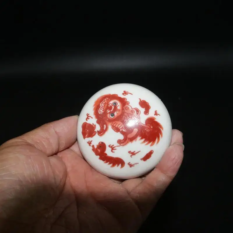 

Chinese Famille Rose Porcelain Foo Fu Dog Lion Design Ink Box Rouge Box 2.0 inch