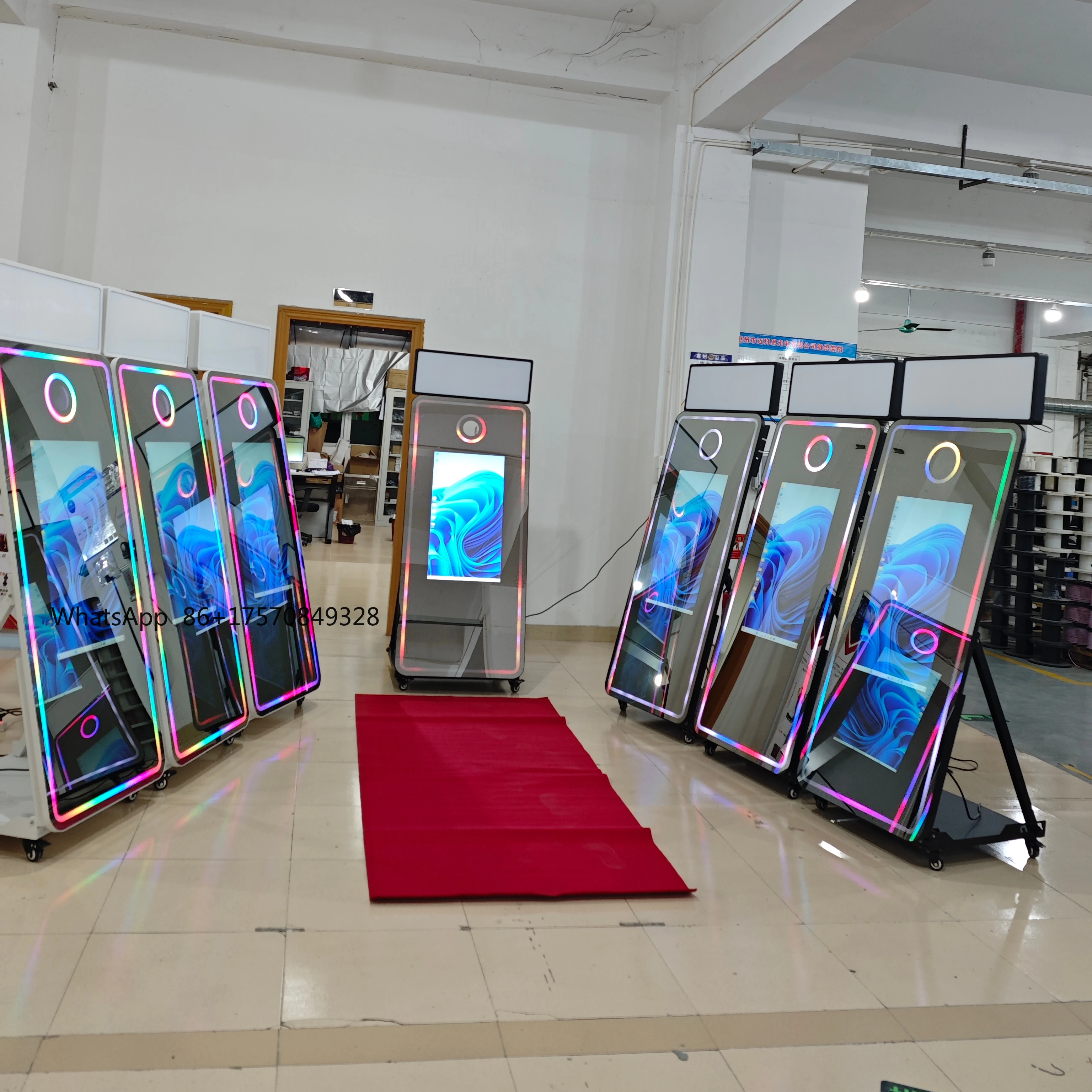 

Newest Led Digital Mirror Photo Booth 70 Inch Mirror Frame Touch Screen Mirror Photo Booth for Party Wedding Event