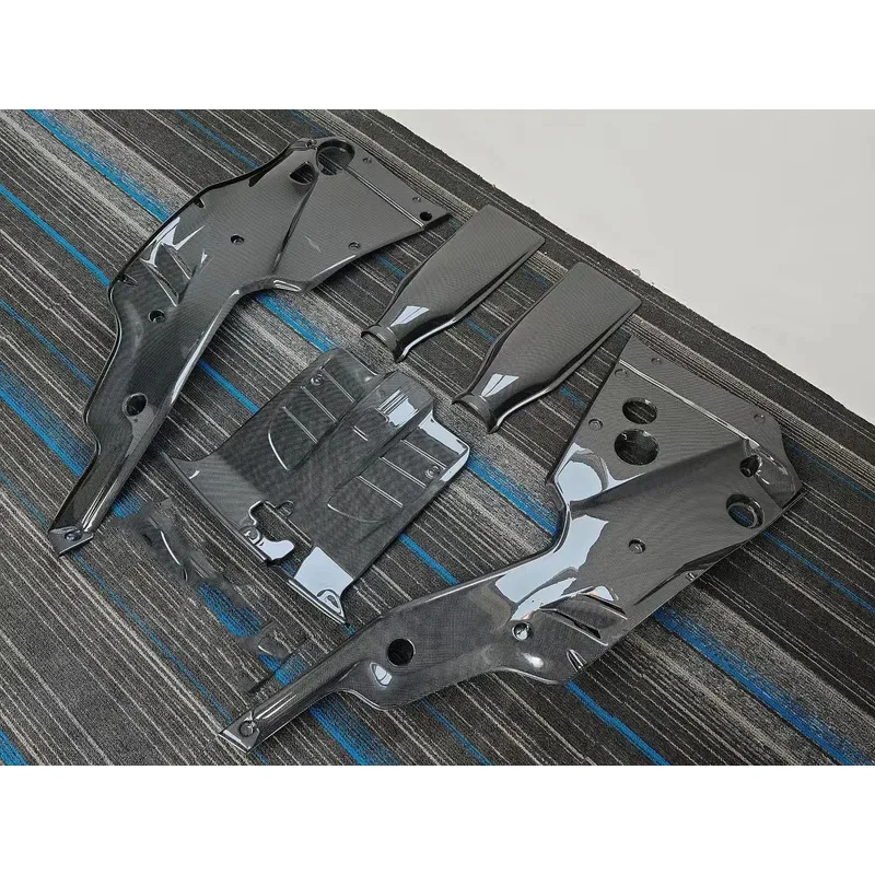 

Suitable for F12 Dry Carbon Fiber Engine Hood, Engine Compartment Interior, Engine Cover, Intake Box Cover