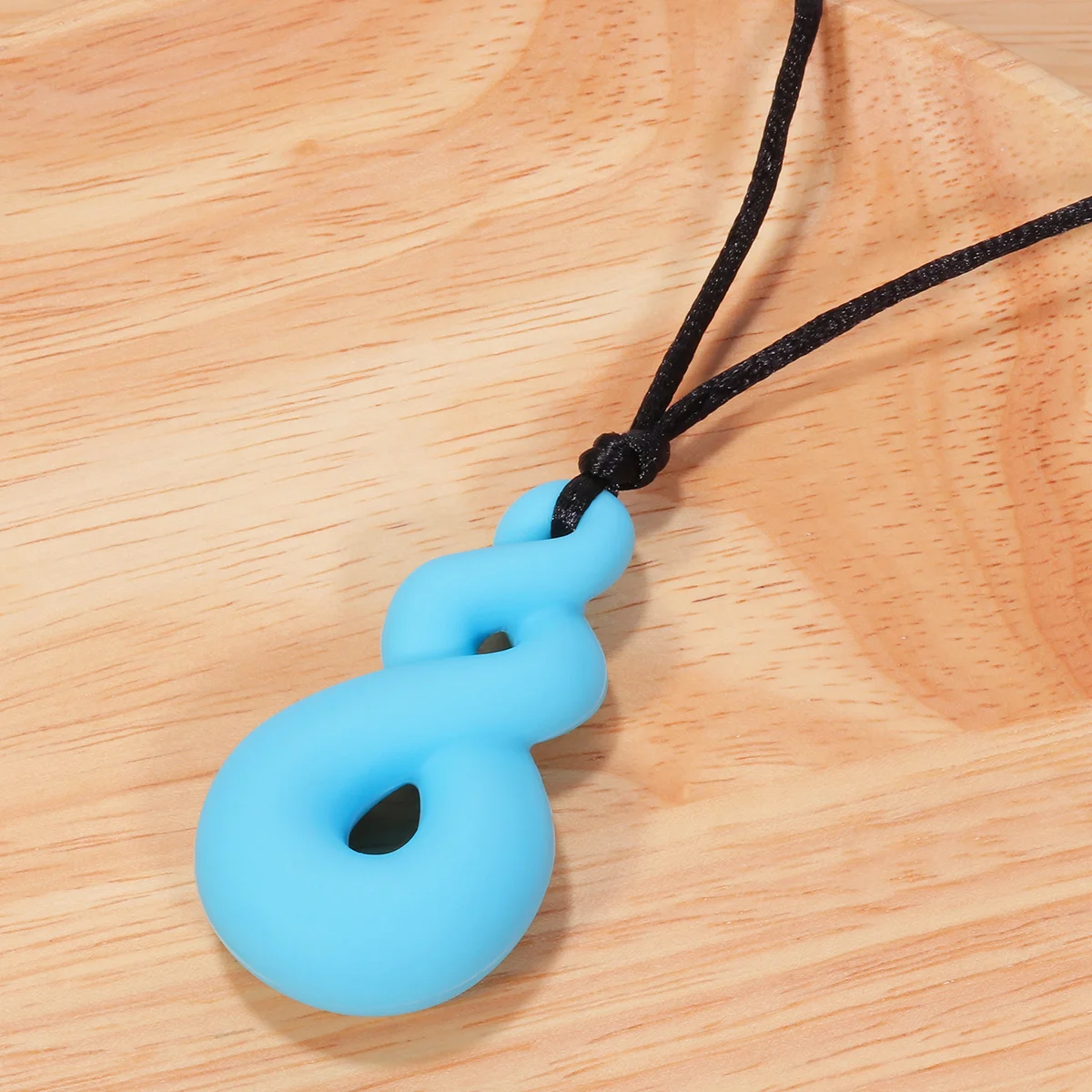 

2Pcs Chewing Necklace Silicone Sensory Oral Stimulation for Autism Special Needs Calming Chew Necklaces Chewing Necklace