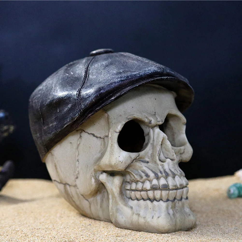 

Skull Resin Ornament Hat Wearing Random Color Hat Aquarium Decoration Fish Tank Decor Artificial Skull Craft Aquarium Ornament
