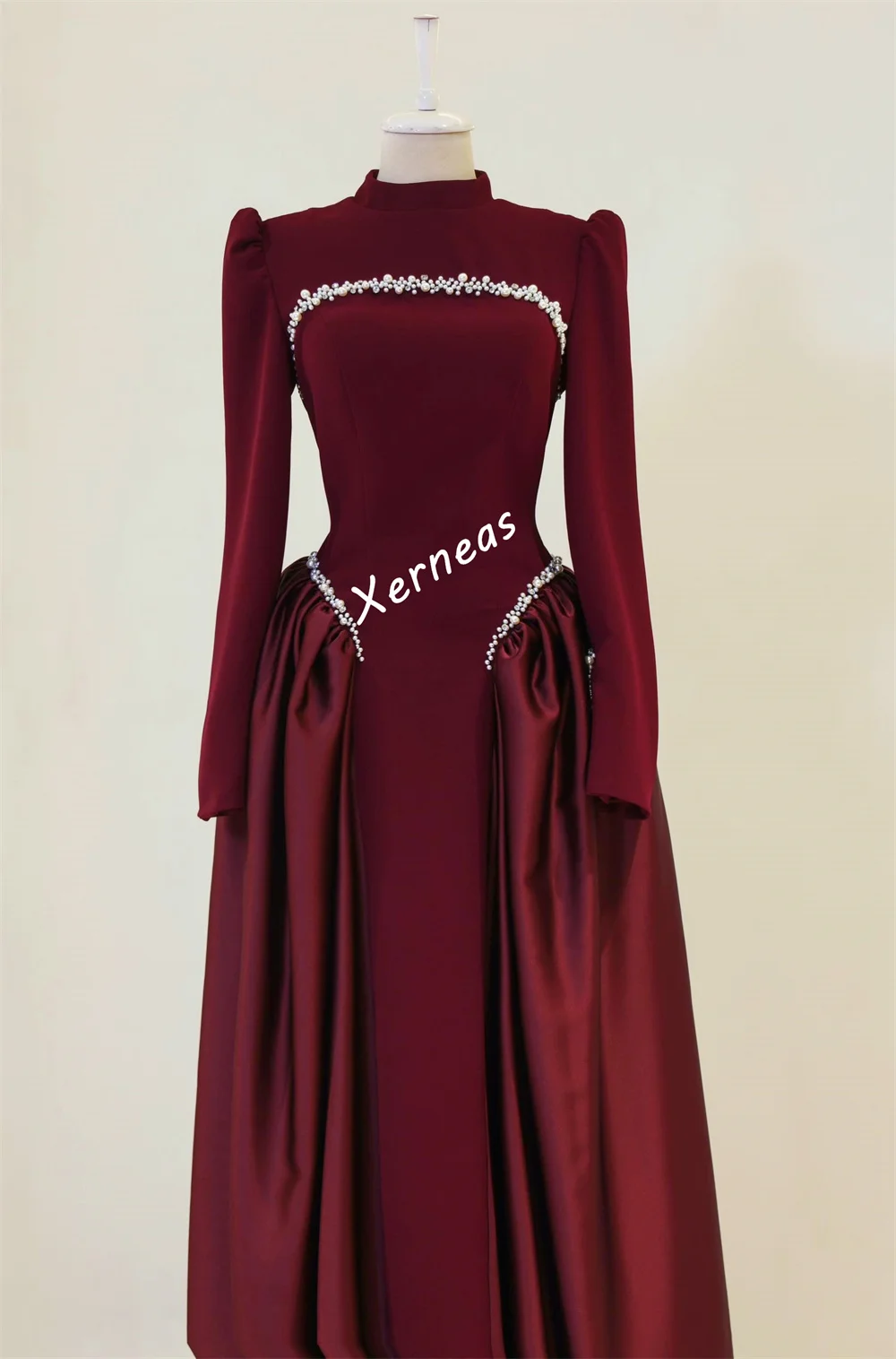 تخصيص Charmeuse الديكور الطية عالية الياقة ألف خط فساتين طويلة مناسبة مخصصة بريق المرأة مساء ثوب الحزب الكلاسيكي