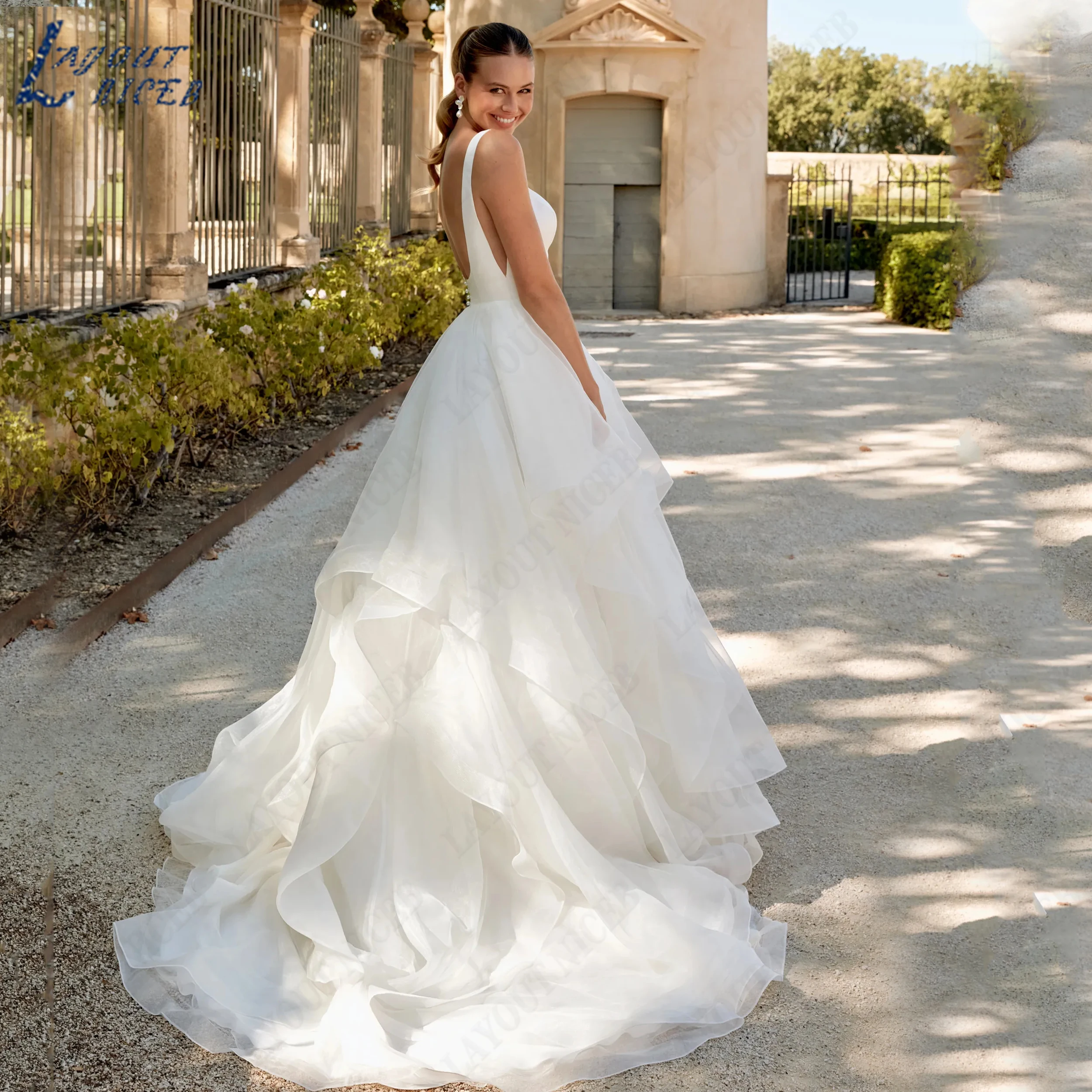 LAYOUT NICEB Customized Tulle Wedding Dress Square Collar Sleeveless Bridal Gown A Line Spaghetti Straps Bride Gowns Beaded