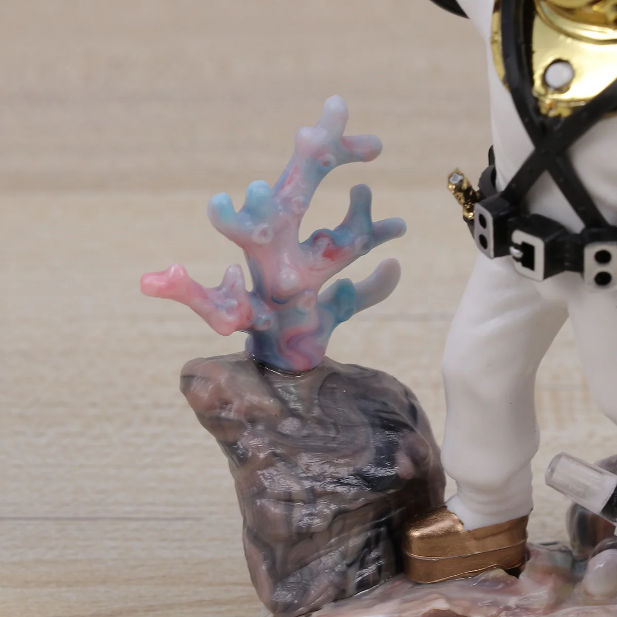 

Diver Man Plastic Fish Tank Ornament Durable Little Decoration for Aquarium Terrarium Landscape Fish Tank Ornament