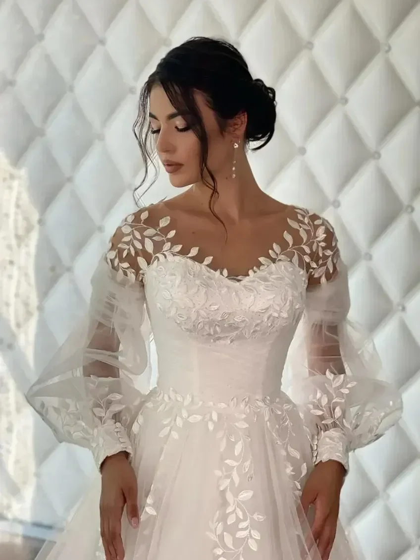 2027 Romantic Simple A-Line Wedding Dress Ivory White V-Neck Lace Appliques 3D Floral Illusion Long Sleeves Tulle Bridal Gown
