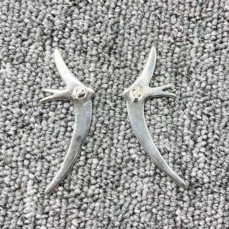 2024 Spain Creative Design Silver Swallow Soaring Earrings Women's Accessories Give Friends Party Gifts