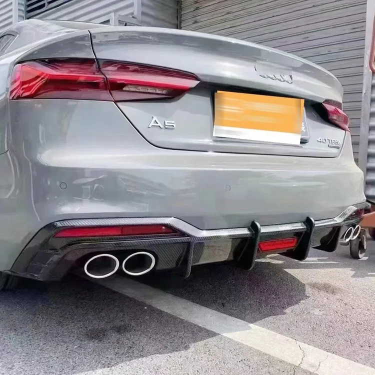 

Подходит для модели модифицированного навигационного фонаря A5 Sport Edition/S5 2021-2023 года с задней губой из углеродного волокна и выхлопной трубой с четырьмя выходами.