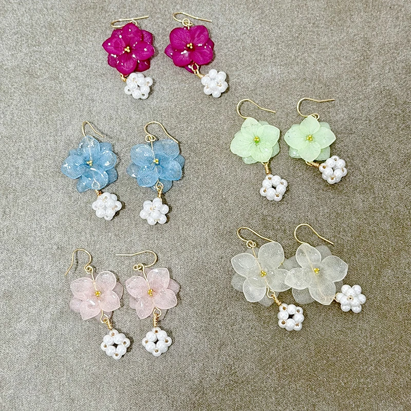 Natural Hydrangeas Flower Earring Elegant Pressed Flower Earrings Handmaking Epoxy Resin Dried Flowers Earring Custom Packaging